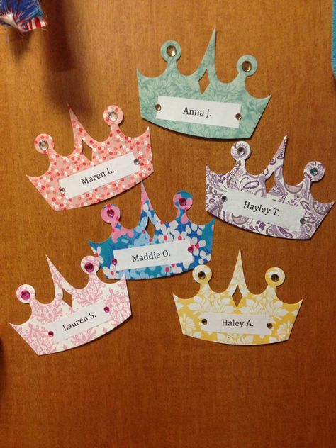 Second semester door dec name tags for my girl residents at jmu! I used scrapbook paper and the princess crown Ellison punch as well as jewels to make them beautiful Door Name Tags, Resident Assistant Door Decs, Ra Door Tags, Ra Decorations, Dorm Themes, Dorm Door Decorations, Ra Door Decs, Dorm Door, Locker Signs