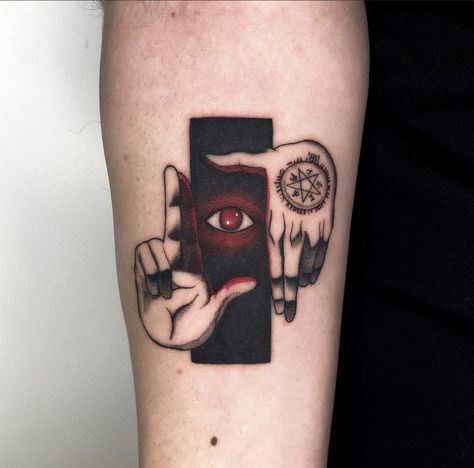 Hellsing Tattoo Design, Hellsing Tattoo Ideas, Hellsing Tattoo, Dark Tattoo Ideas, Tatuaje Studio Ghibli, Tato Maori, Gotik Tattoo, Shadow Tattoo, Tatuagem Masculina Pequena