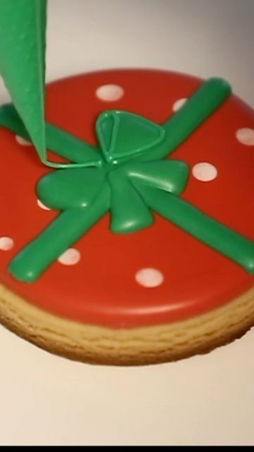 Present Cookies Decorated, Little Cookie Co, Presents Wrapped, Be More Organized, Food Decorating, Cookies Ideas, Royal Icing Recipe, Cookie Tutorials, Cookie Tray