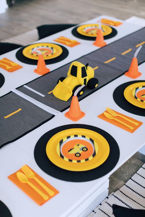 Construction Zone Birthday Party, Construction Zone Party, Construction Party Decorations, Digger Birthday, Truck Theme Birthday, Construction Theme Birthday Party, Emoji Birthday Party, Construction Theme Party, Teepee Party