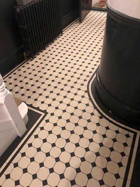 Victorian tiles hallway - Victorian mosaic tiles - Tailing Victorian Bathroom Floor Tiles, Topcer Tiles Floor, Hallway Victorian, Victorian Tiles Bathroom, Victorian Bathroom Tiles, Tiles Hallway, Victorian Flooring, Victorian Hallway Tiles, Victorian Mosaic Tile