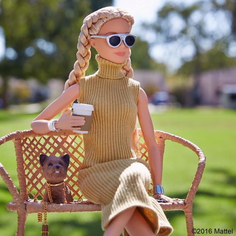 Did someone say sweater weather? #barbie #barbiestyle Best Baby Doll, Barbies Pics, Barbie Diorama, Barbie Fashionista Dolls, Barbie Model, Barbie Vintage, Barbie Life, Barbie Fashionista, Barbie Diy