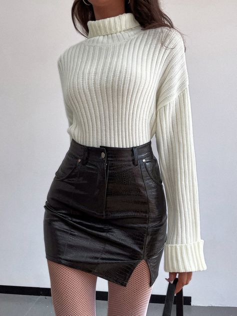 Turtle Neck Outfit Women Casual, Tight Sweater Outfit, Turtle Neck Outfit Women, White Turtleneck Outfit, Turtleneck Sweater Outfit, Winter Sweater Outfits, White Turtleneck Sweater, Women Turtleneck, Turtleneck Outfit