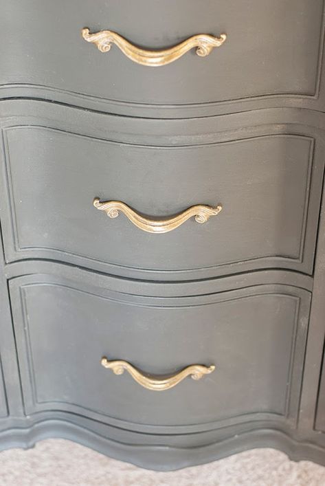 French Provincial dresser transformation with dark Annie Sloan graphite paint | Annie Sloan graphite chalk paint | dark French Provincial dresser | painted furniture transformation | chalk painted french provincial dresser | matte graphite paint | french provincial dresser DIY | dark grey chalk paint furniture | dark gray chalk paint dresser #furnituremakeover #paintedfurniture Hallway Dresser, Painted French Provincial Dresser, Country Living Room Furniture, Annie Sloan Graphite, Painted Furniture For Sale, Vintage Bedroom Furniture, Paint Dresser, Iron Patio Furniture, Provincial Furniture