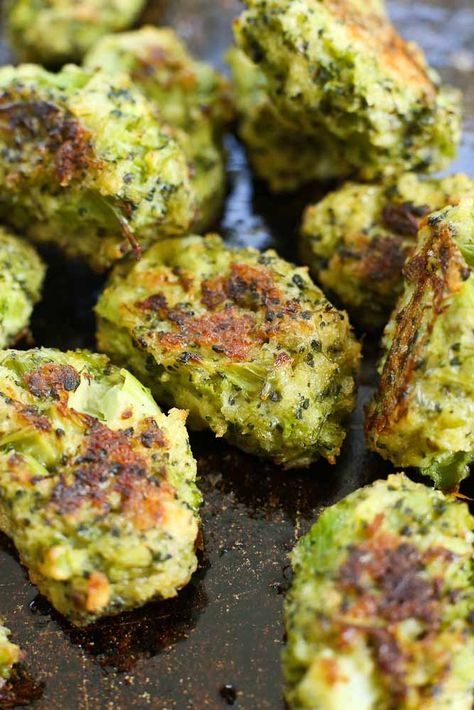 Broccoli Cheddar Bites, Broccoli Cheese Bites, Spinach Bites, Veggie Bites, Broccoli Bites, Healthy Snacks For Adults, Tater Tots, Broccoli Recipes, Squash Recipes