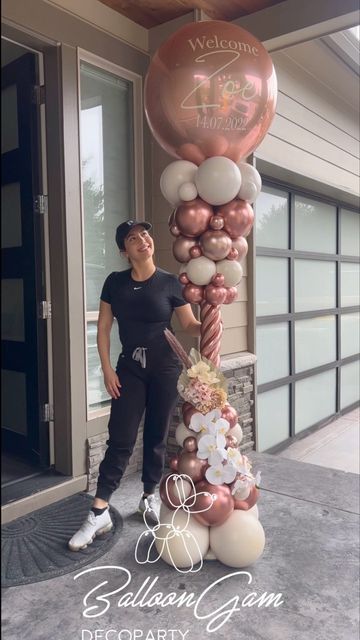 Rose Gold Balloon Columns, Welcome Balloon Bouquet, Pink Balloon Columns, Balloon Columns Ideas, Balloon Bouquet Centerpiece, Balloons Columns, Balloon Tips, Balloon Inspiration, Column Ideas