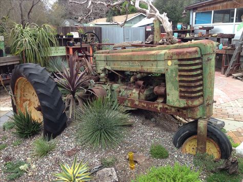 Tractor Landscaping, Tractor Decor, Barn Remodel, Tractor Idea, Country Photography, Farm Layout, Old Tractor, Lawn Art, Farmhouse Landscaping