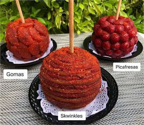 Chamoy Covered Apples, Chamoy Apples, Chamoy Candy, Gourmet Candy Apples, Gourmet Caramel Apples, Chocolate Covered Apples, Gourmet Apples, Mexican Snacks, Gourmet Candy