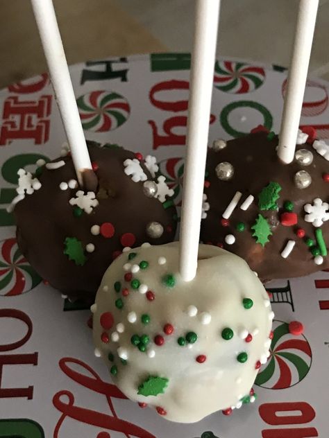 Egg Nog Cake, Christmas Cake Pops Recipe, Melt Chocolate For Dipping, Pops Recipes, Xmas Menu, Eggnog Latte, Eggnog Cake, 18th Cake, Christmas Cake Pops