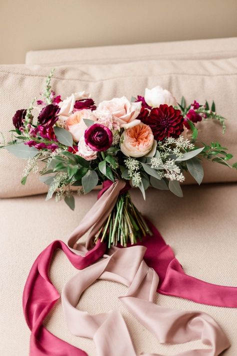 Viva Magenta Wedding Bouquet, Trending Bridal Bouquets 2023, Viva Magenta Pantone 2023 Wedding, Viva Magenta Flowers, Magenta Bridal Bouquet, Magenta Wedding Decorations, Viva Magenta Wedding, Magenta Pantone, Pink And Burgundy Wedding