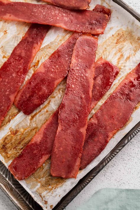 How to Cook Turkey Bacon in the Oven Turkey Bacon In Oven, Turkey Bacon In The Oven, Bacon In Oven, Healthy Bacon Recipes, Turkey Bacon Recipes, Sweet Potato Breakfast Casserole, Bacon Turkey, Cooking Turkey Bacon, Cook Turkey