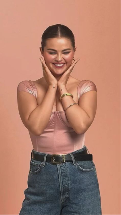 Selena Gomez 2024, Selena Gomez Smiling, Selena Gomez Rare Beauty, Selena Gomez Dress, Selena Gomez Makeup, Selena Gomez With Fans, Selena Gomez Wallpaper, Selena Gomez Album, Selena Gomez Photoshoot