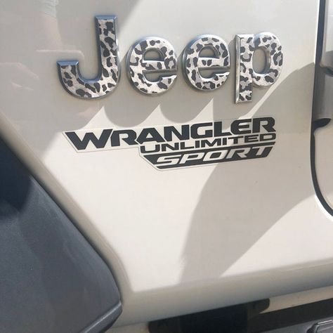 Jeep Emblems, Auto Jeep, Jeep Stickers, White Jeep, Jeep Decals, 2015 Jeep Renegade, Jeep Ideas, Jeep Wrangler Accessories, Girly Car Accessories