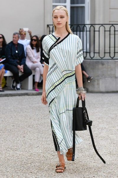 Cedric Charlier, 2019 Fashion, Bebe Dresses, Early Fall, Fashion Over 50, Spring Summer Fashion, Paris Fashion, Paris Fashion Week, Spring Fashion