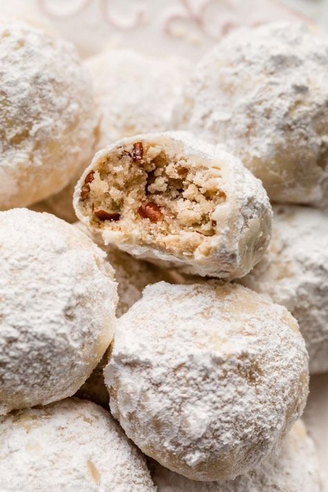 Snowball cookies are some of the easiest traditional Christmas cookies you could make—you need just 5 ingredients and 1 mixing bowl. These snowballs are a classic on the Christmas cookie tray, and optional toasted pecans add the loveliest flavor and texture! Recipe on sallysbakingaddiction.com Butterball Cookies, Pecan Snowballs, Pecan Snowball Cookies, Snowball Cookie Recipe, Russian Tea Cake, Italian Cookie Recipes, Wedding Cake Cookies, Snowball Cookies, Sugar Free Cookies