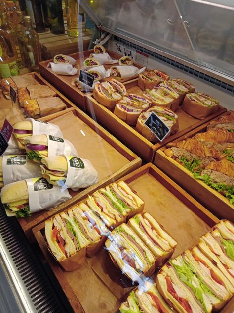 Sandwich Shop Decor, Sandwich Shop Interior, Sandwich Shop Design, Sandwich Display, Local Food Shop, Sandwich Packaging, Deli Cafe, Deli Shop, Lunch Catering