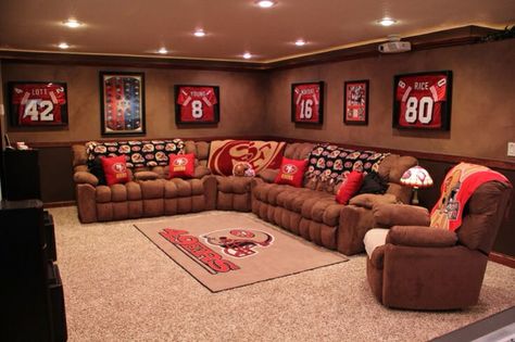 Man Cave Theme Ideas, Sala Cinema, Sports Man Cave, Man Cave Furniture, Ultimate Man Cave, Bar In Casa, Man Cave Room, Man Cave Basement, Man Cave Home Bar