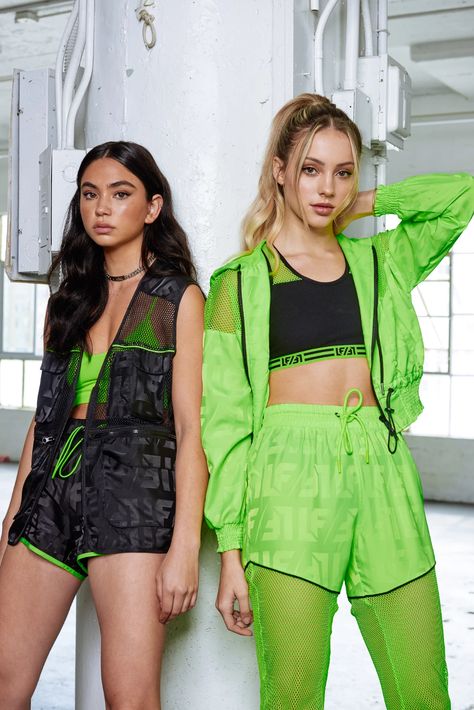 Dance Crew Outfits, Paris Outfits Spring, Birthday Outfit Ideas, Green Outfits, Sports Wear Women, Clubbing Outfits, Paris Outfits, Stage Costume, Athleisure Outfits