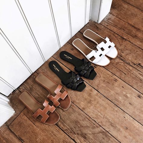 Investment Slides For Spring & Summer Hermes Slides, Tas Lv, Ysl Tribute, Brooklyn Blonde, Slides Outfit, Ross Geller, Shoe Wishlist, Chandler Bing, Sandals Outfit