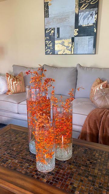 Simple Fall Office Decor, Fall Decor With Water Beads, Fall Glass Vase Filler Ideas, Fall Vase Decor, Fall Glass Centerpieces For Table, Glass Table Fall Decor, Fall Vase Filler Ideas, Fall Vase Arrangements, Cylinder Vase Decor