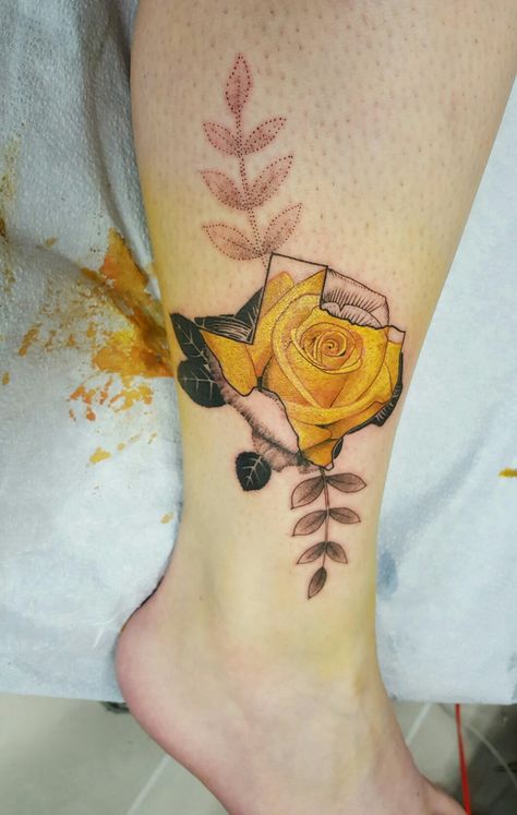 Yellow rose of Texas- Moon Tattoo studio, Austin, TX Texas Tattoo Ideas, Yellow Rose Tattoo, Detailed Tattoo Designs, Texas Tattoo, Angel Devil Tattoo, Tree Tattoo Arm, Tree Tattoo Men, Yellow Rose Tattoos, Tattoo Hip