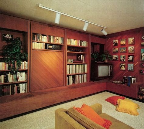 1980s Living Room, 80s Living Room, Wood Paneling Decor, Interior Wood Paneling, Layout Reference, 1980s Decor, 60s Interior, 70s Interior Design, 80s Interior