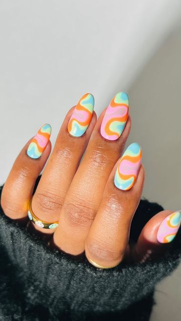 Pastel Funky Nails, Abstract Swirl Nail Art, Multicolor Swirl Nails, Funky Nail Art Trendy, Squiggles Nails, Corfu Nails, Spring Swirl Nails, Colorful Abstract Nails, Cute Funky Nails Almond