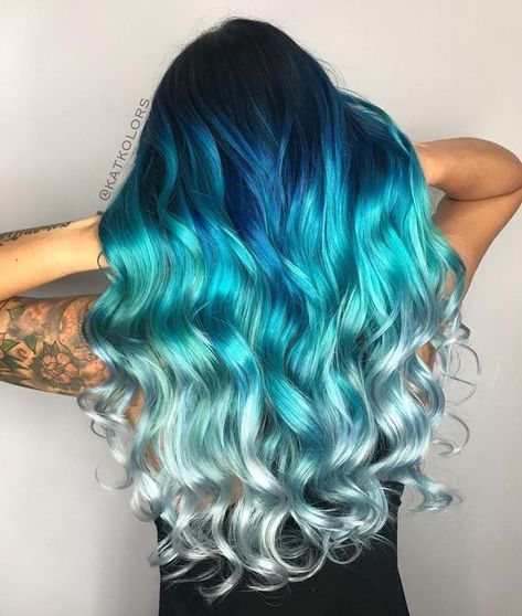 Blue And Green Hair, Diy Ombre Hair, Blue Hair Highlights, Blue Ombre Hair, Hair Highlights And Lowlights, Hair Color Unique, Pretty Hair Color, Hair Color Blue, Ombre Hair Color