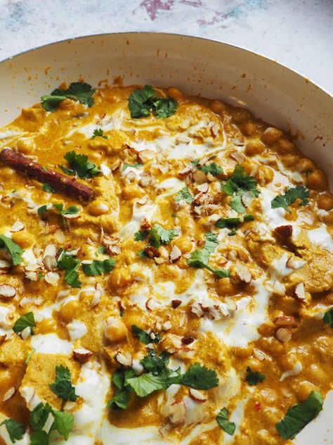 Chickpea korma — veg centric kitchen Chickpea Korma, Vegetable Rice Pilaf, Vegetable Ideas, Antipasto Pasta Salads, Vegetarian Sausages, Korma Recipe, Easy Cook, Tomato Basil Pasta, Vegetarian Chicken