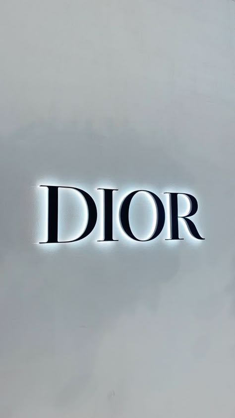 Black White And Tan Aesthetic, Dior Wallpapers, Dior Wallpaper, Dior Monogram, Hypebeast Wallpaper, Bedroom Wall Collage, Dior Logo, Apple Wallpaper Iphone, Fashion Wallpaper