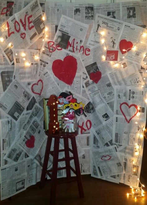 Valentine backdrop Newspaper Backdrop, Valentines Photo Booth, Valentine Backdrop, Graphic Shapes Design, Graphic Shapes, Shapes Design, Valentines Decorations, Bar Party, Valentine Photo