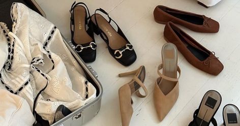 The 7 Shoe Styles Everyone Should Have In Their Closet Shoe Capsule Wardrobe, Shoe Capsule, Thrift Bundle, Cloth Wardrobe, Navy Flip Flops, Official Shoes, Best Flats, Shoes Too Big, The Everygirl