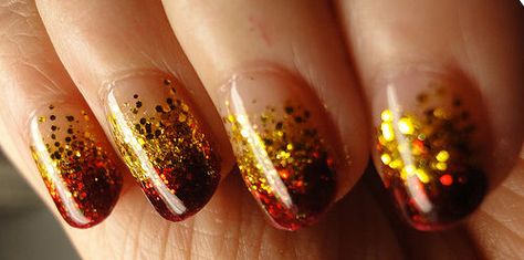 Glitter nails for real. Nail Tip Designs, Glittery Nails, Gold Glitter Nails, Fall Nail Art Designs, Makeup And Beauty Blog, Her Nails, Gradient Nails, Fall Nail Art, Glitter Nail