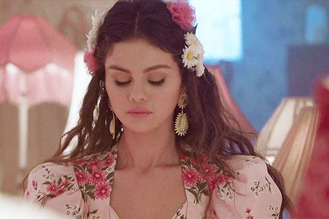 Selena Gomez Gifs, Selena Gomez Gif, Selena Gomez Pictures, Post Ideas, Selena Gomez, Music Video, Behind The Scenes, Music Videos, Wattpad