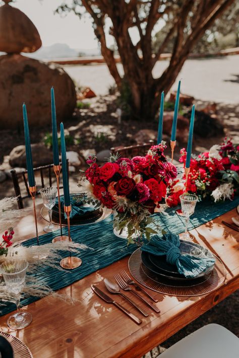 Get tips on how to perfectly accentuate the surroundings and create a unique boho vibe on your big day with the perfect color mix. Photography by Suzy Goodrick Dark Turquoise Wedding, Dark Teal Weddings, Cheesecloth Runner, Rustic Wedding Table Runners, Teal Blue Weddings, Rustic Table Runner, Gauze Table Runner, Table Runner Wedding, Rustic Table Runners