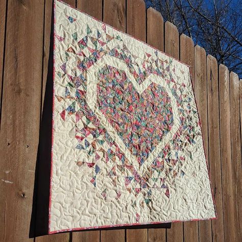 MINI Exploding Heart quilt made with Tilda fabrics Exploding Heart Quilt Pattern, Exploding Heart Quilt, Heart Quilt Pattern, Memory Quilt, Heart Quilt, Quilt Patterns Free, Pattern Free, Heart Patterns, Quilt Pattern