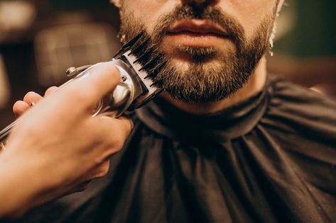 Barber Photoshoot Ideas, Barber Social Media, Stylist Photo Shoot Ideas, Quotes Hairstylist, Barber Photoshoot, Barber Aesthetic, Barber Photo, Men Salon, Long Layers Hair