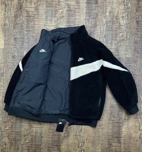 Photographie Indie, Vintage Nike Sweatshirt, Flannel Fashion, Mens Trendy Outfits, Concept Clothing, Mens Casual Dress Outfits, Guys Clothing Styles, Street Fashion Men Streetwear, Cool Outfits For Men