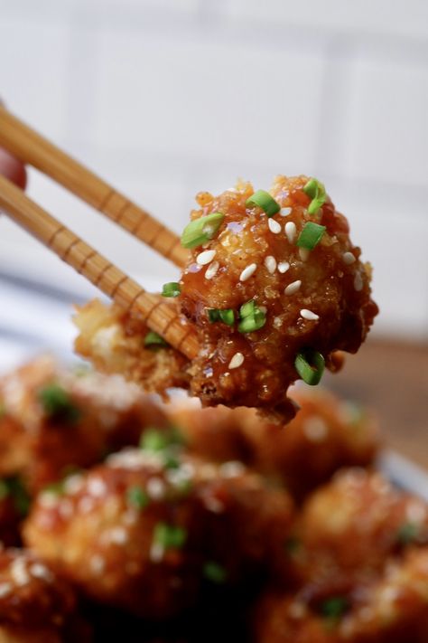 General Tso Cauliflower, General Tso's Cauliflower, General Tso, Air Fry Recipes, Cauliflower Bites, Air Fryer Recipes Easy, Air Fryer Recipes Healthy, Cauliflower Recipes, Fryer Recipes