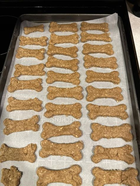 Treats To Make And Sell, Dog Treats To Make, Treat Business, Homemade Pet Treats, Old Fashioned Oats, Treats To Make, Doggie Treats, Animal Food, Pet Items