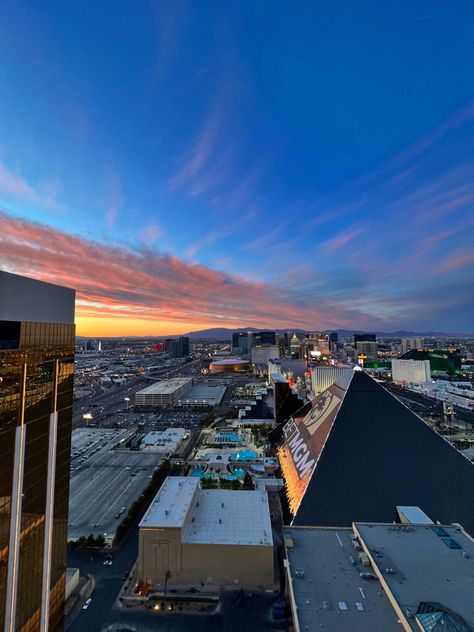 Las Vegas Nevada Aesthetic, Sunset Las Vegas, Vegas Sunset, Las Vegas Landscape, Nevada Sunset, Las Vegas City View, Las Vegas Airplane View, Las Vegas Skyline, Vegas Skyline