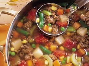 Family Hamburger Soup Recipe Hamburger Soup Recipe, Weight Watchers Crock Pot Recipes, Weight Watchers Soup, Hamburger Soup, Weight Watchers Recipes, Weight Watcher Dinners, Points Recipes, Keto Soup, Slow Cook