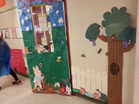 Peter Rabbit Classroom Theme, Classroom Door Ideas, Tale Of Peter Rabbit, Classroom Display, Classroom Theme, Classroom Door, Classroom Displays, Door Ideas, Peter Rabbit