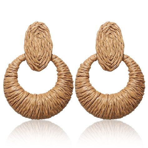 PRICES MAY VARY. 【Summer beach Earrings】Combining striking woven rattan pendants with hypoallergenic studs,it gives off a light,summer vibe.The boho rattan earrings incorporate modern and fashionable charms in a simple,natural, fresh character.These beach earrings are both statement and everyday, full of Bohemia and exotic, adding a touch to your everyday look 【Bohemia Rattan Earrings】Rattan dangle earrings gives off the perfect vintage beach vibe and adding a textural touch to your summertime o Burlap Earrings, Raffia Earrings, Rattan Earrings, Straw Earrings, Felted Earrings, Earrings Diy Handmade, Summer Beach Jewelry, Summertime Outfits, Retro Bohemian