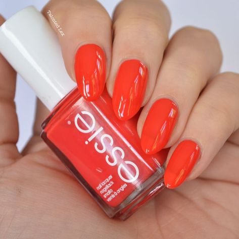 Red Orange Nails, Red Nail Varnish, Orange Nail Art, Red Acrylic Nails, Manicure Inspiration, Green Nail Polish, Vibrant Nails, Red Nail Polish, Red Nail Designs