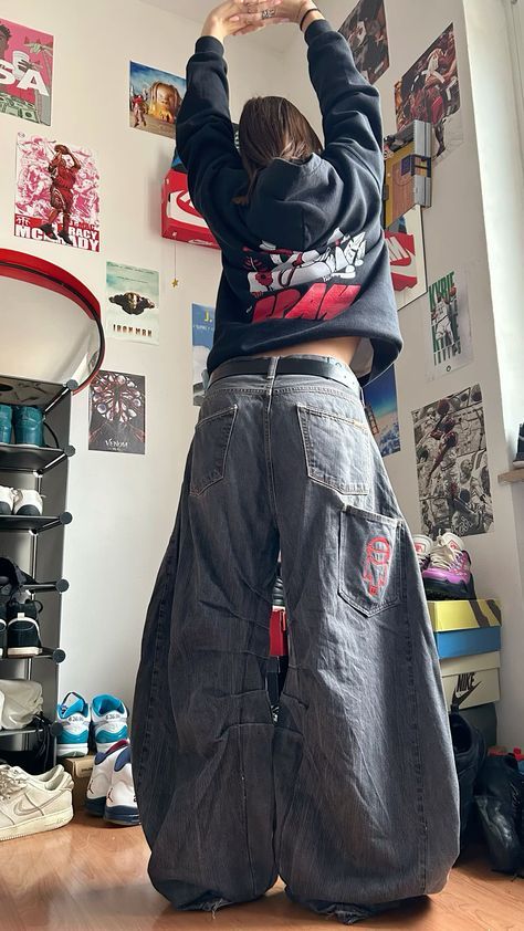 Baggy Clothes 90s Grunge Streetwear, 2000s Baggy Outfits, Y2k Baggy Outfits, Baggy Y2k Outfit, Baggy Clothes Outfit Aesthetic, 90s Baggy Style, Dc Fits, Baggy Clothes Outfit, Baggy Fashion