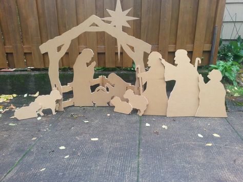 Nativity scene made from sheet of 1/2 inch plywood. Diy Nativity Outdoor, How To Make Outdoor Nativity Set, Homemade Nativity Scene, Diy Nativity Set Outdoor, Cardboard Nativity Scene Diy, Diy Nativity Scene Outdoor, Diy Outdoor Nativity Scene, Diy Outdoor Nativity, Diy Nativity Set