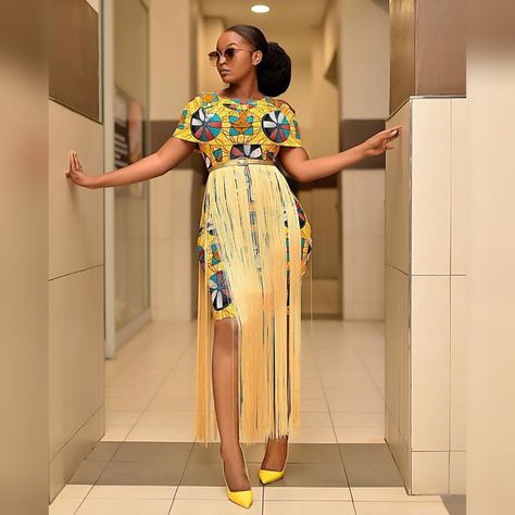 Fashion Africana on Instagram: “Isn't she cute?????” Trendy Ankara Styles, Ankara Short Gown Styles, Ankara Dress Styles, African Print Clothing, Afrikaanse Mode, Gaun Fashion, African Fashion Ankara, African Fashion Modern, African Traditional Dresses