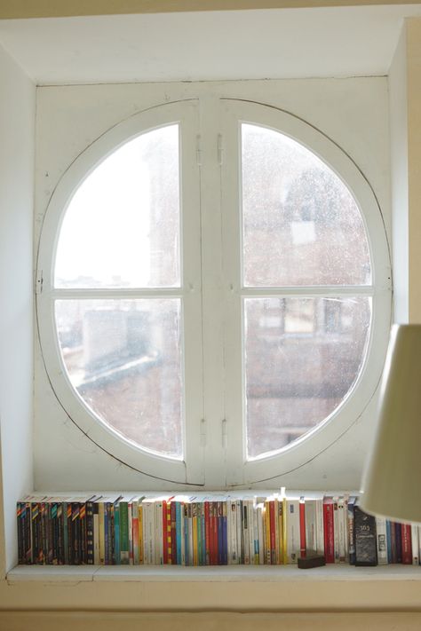 Circular Window, Barn Windows, Casa Hobbit, Bubble House, Round Window, Room Photo, Room Window, House Things, Loft Conversion