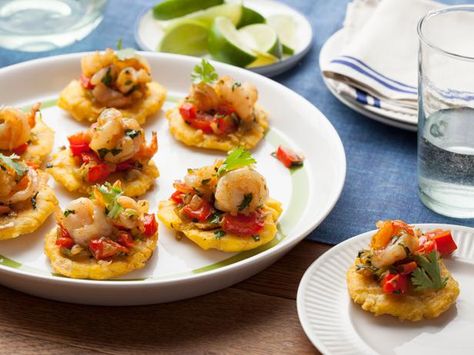 Get Tostones with Shrimp and Sofrito Recipe from Cooking Channel Tostones Rellenos, Rellenos Recipe, Caribbean Countries, Sofrito Recipe, Yummy Bites, Cuban Food, Rican Food, Spanish Recipes, Hot Chocolate Cookies